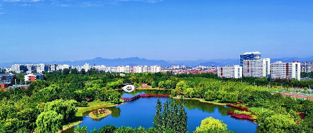 盛夏北湖